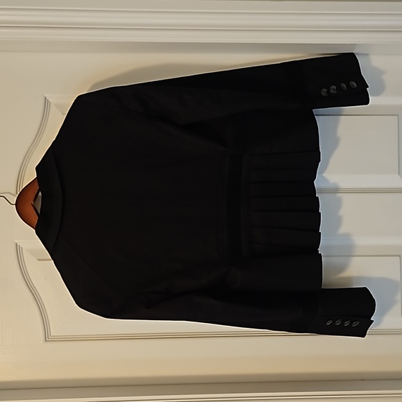 Blazer - Picture 4 of 7